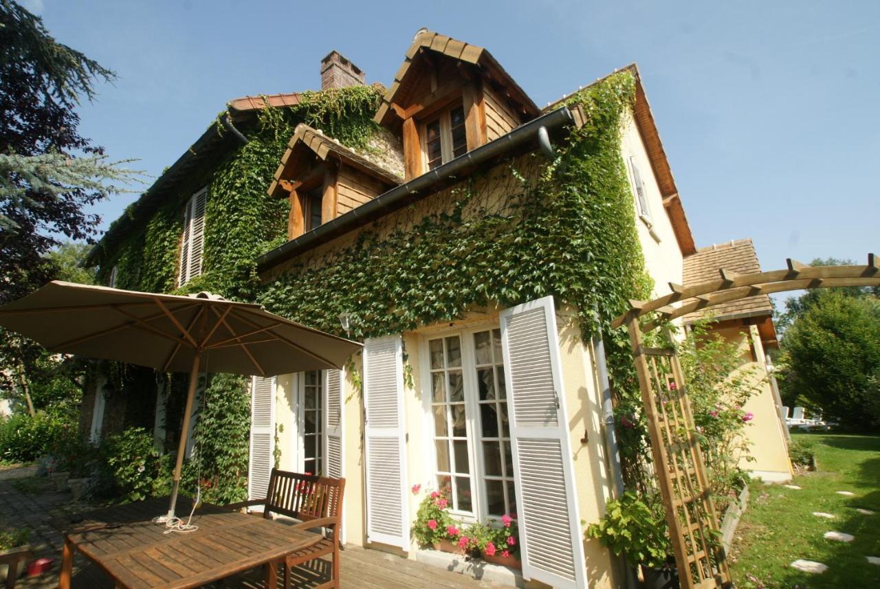 Le Cedre Bleu Bed & Breakfast Grosrouvre Luaran gambar